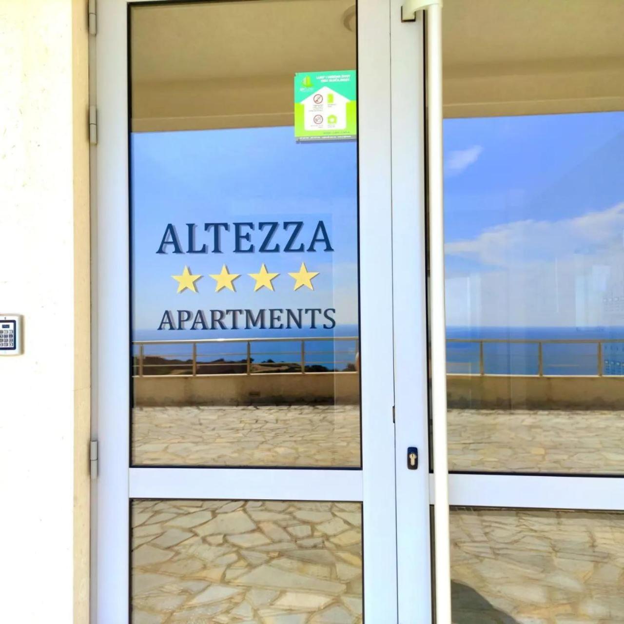 Апартаменты Hillside With Infinity Pool And Sea View
