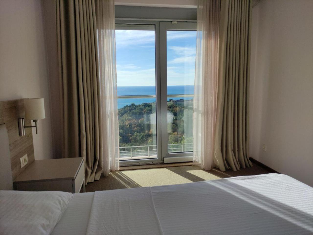 Апартаменты Hillside With Infinity Pool And Sea View *